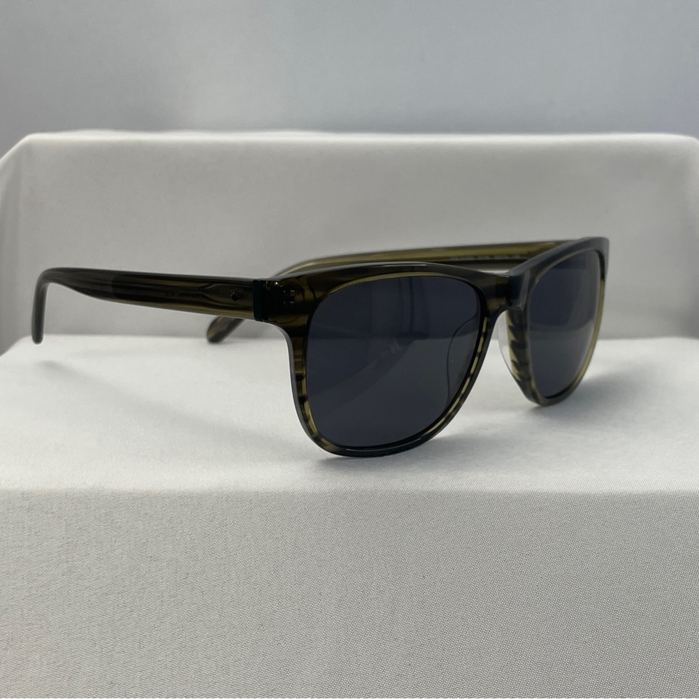 Fossil FOS 2112 Wayfarer Sunglasses – Olive Tortoise Frame with Dark Gray Lenses - Picture 6 of 12